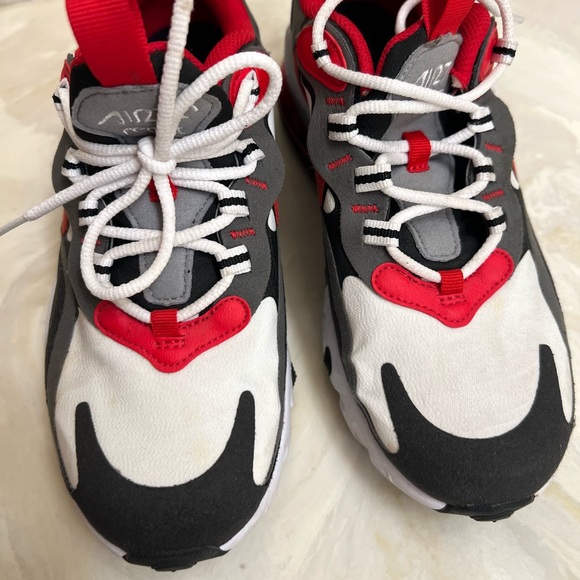 Nike Air Max 270 React, Size 4.5Y - Picture 8 of 8